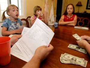 090818-kidsmoney-hmed-635pgrid-6x2